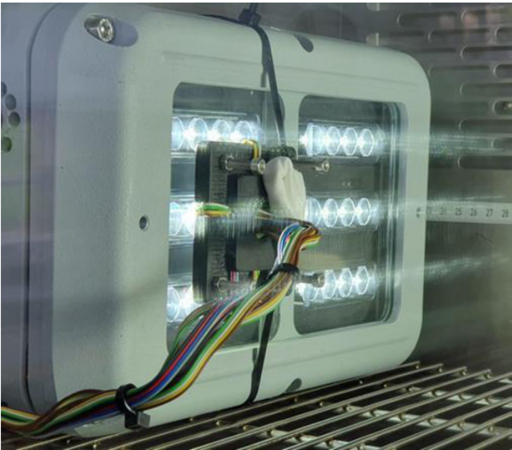 Messung an Leuchte 2 Hersteller 2 Messung an Leuchte 2 Hersteller 2